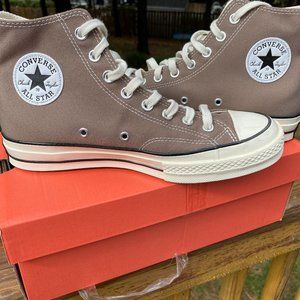 NIB Converse Chuck Taylor High Tops Size 8/10